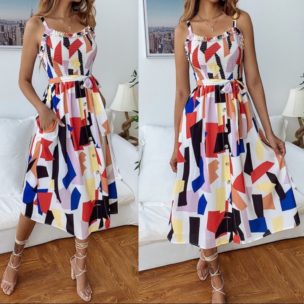 ✨ONLY 1 LEFT✨ JUST IN✨SMOCKED PRINTED SUNDRESS - Picture 2 of 4